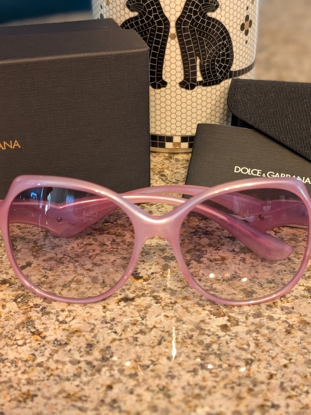 EUC Dolce & Gabbana DG6137 "Cuore" (Heart) Women's Pink Oversized Sunglasses